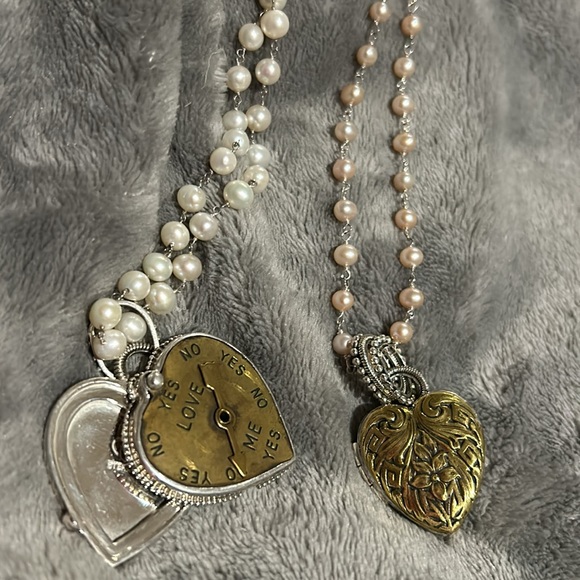 Mars and Valentine Spectacular “Love Meter” Locket-Boutique